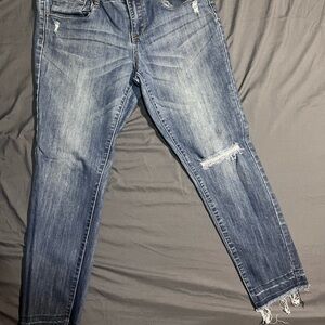 Dollhouse Distressed Ankle Jeans in Blue